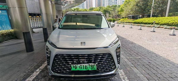 别克GL8电车