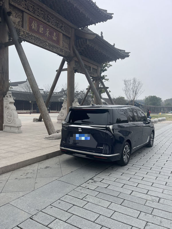 26款别克商务车-紫气东来
